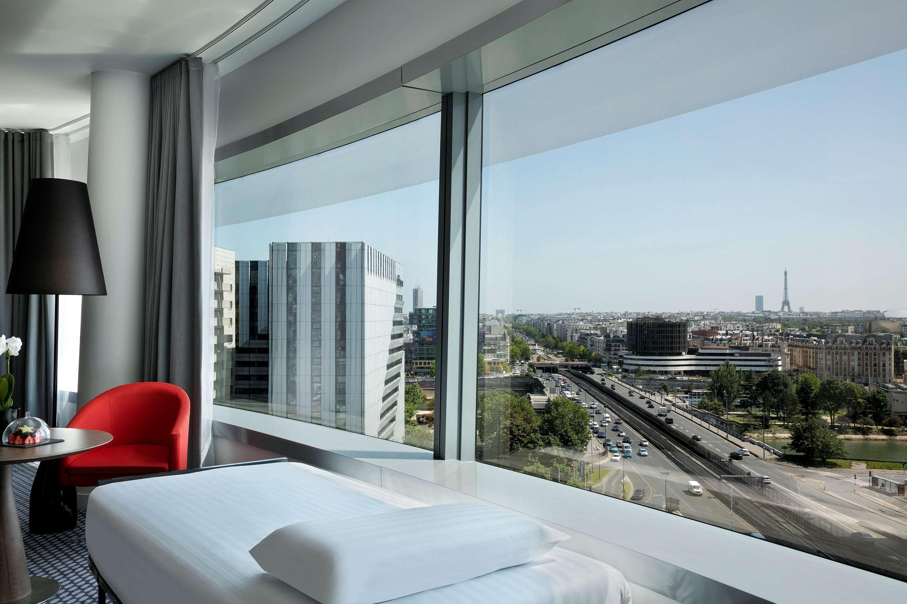 Melia Paris La Defense Hotel Курбьовоа Екстериор снимка